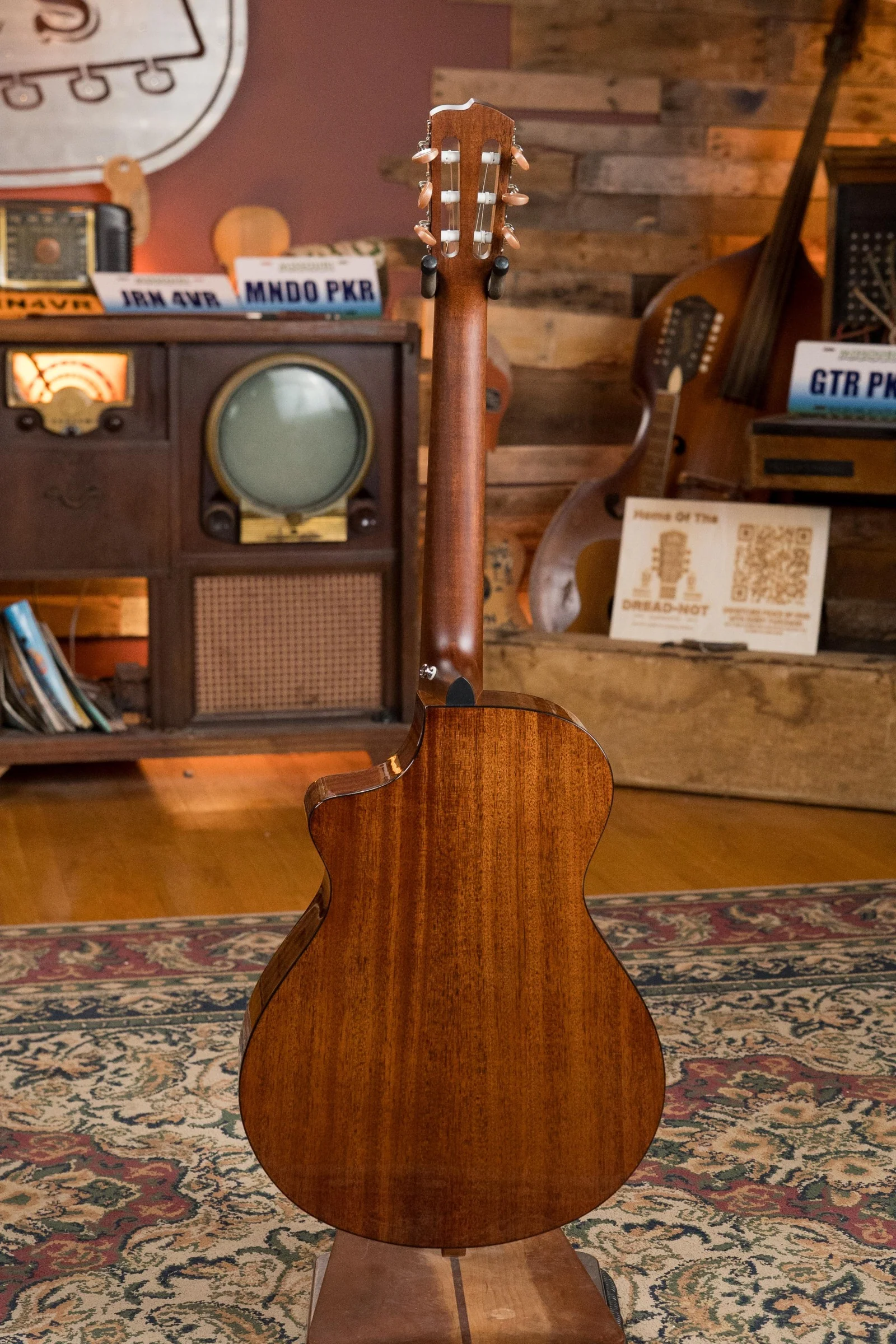 Breedlove Discovery Series Red Cedar/African Mahogany Nylon Cutaway Concert Acoustic Guitar #1581 - Image 10