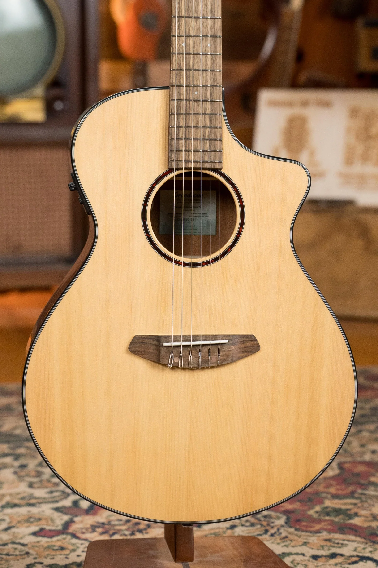 Breedlove Discovery Series Red Cedar/African Mahogany Nylon Cutaway Concert Acoustic Guitar #1581 - Image 6