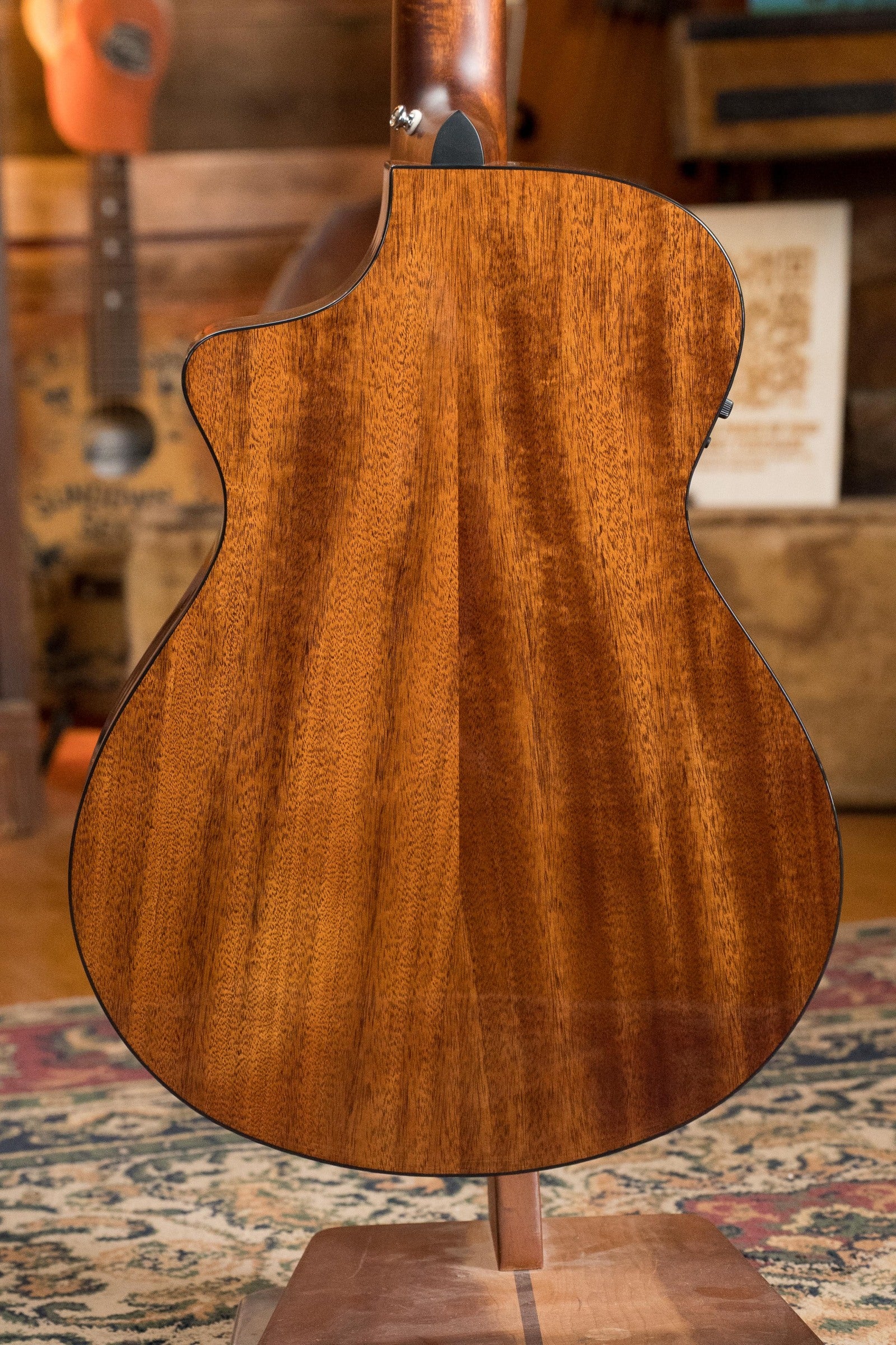 Breedlove Discovery Series Spruce/Mahogany Edgeburst 12 String Cutaway Concert Guitar w/Electronics #2028 - Image 10
