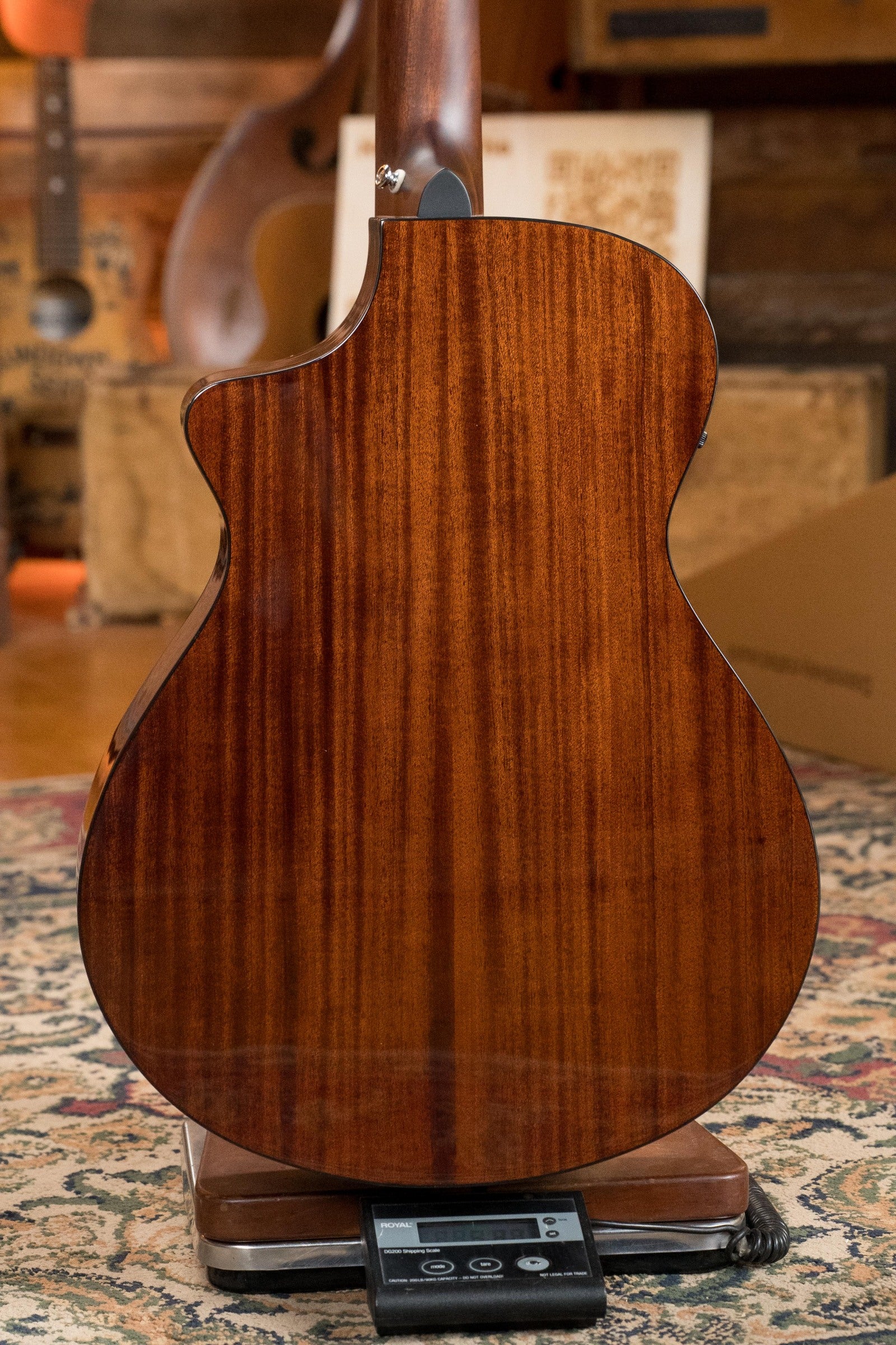 Breedlove Discovery Series Spruce/Mahogany Edgeburst Cutaway Concert Bass Guitar w/Electronics #6157 - Image 10