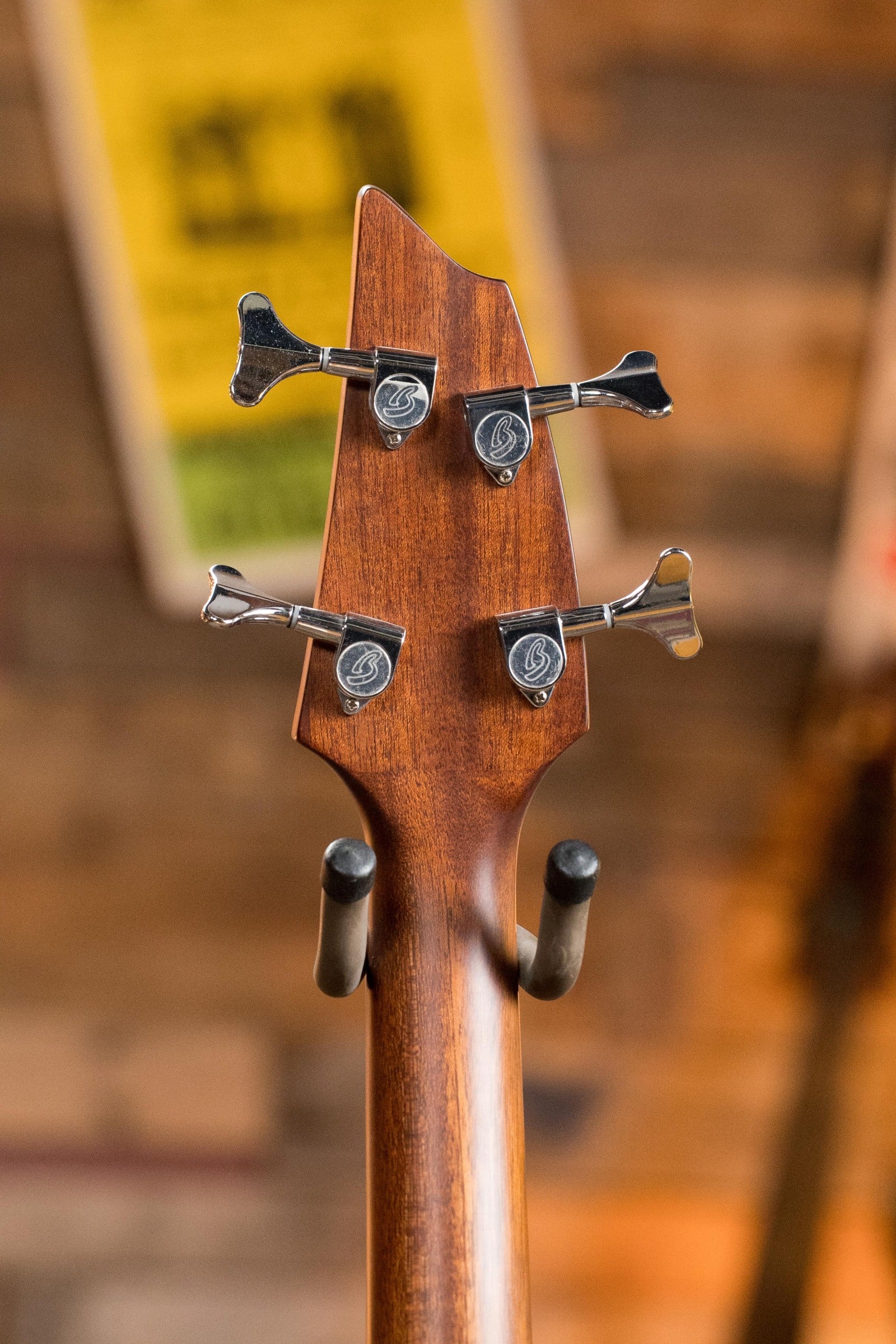 Breedlove Discovery Series Spruce/Mahogany Edgeburst Cutaway Concert Bass Guitar w/Electronics #6157 - Image 11