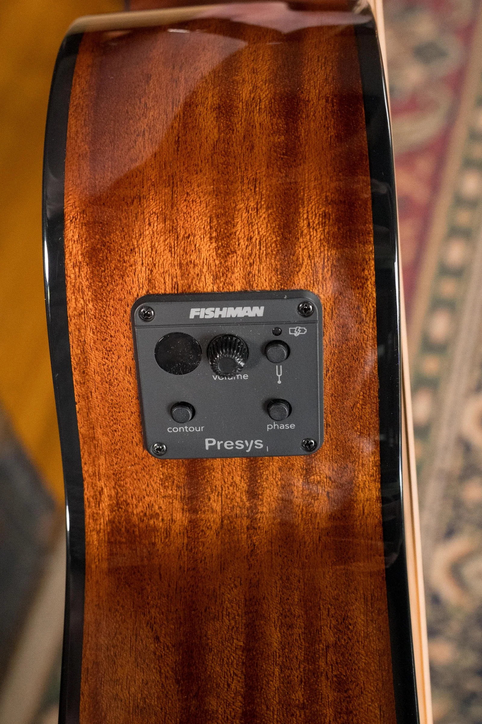 Breedlove Discovery Series Spruce/Mahogany Edgeburst Cutaway Concert Bass Guitar w/Electronics #6157 - Image 4
