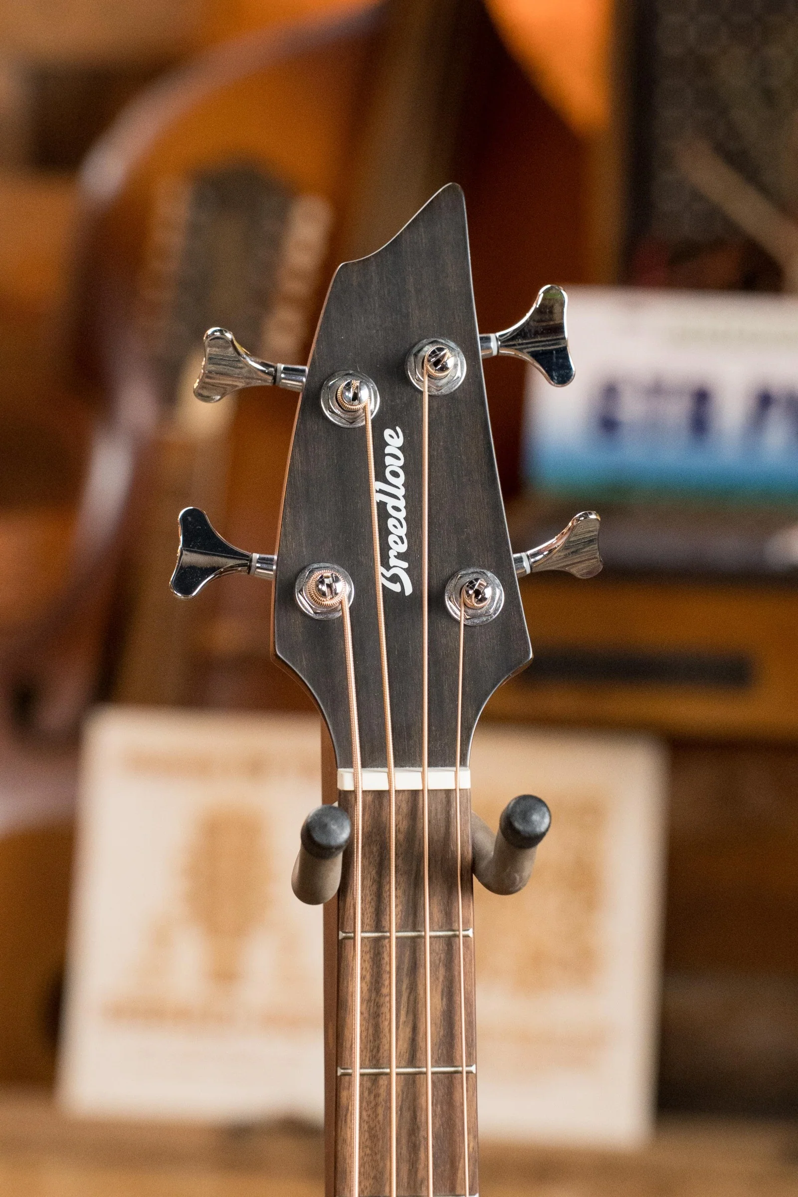 Breedlove Discovery Series Spruce/Mahogany Edgeburst Cutaway Concert Bass Guitar w/Electronics #6157 - Image 8