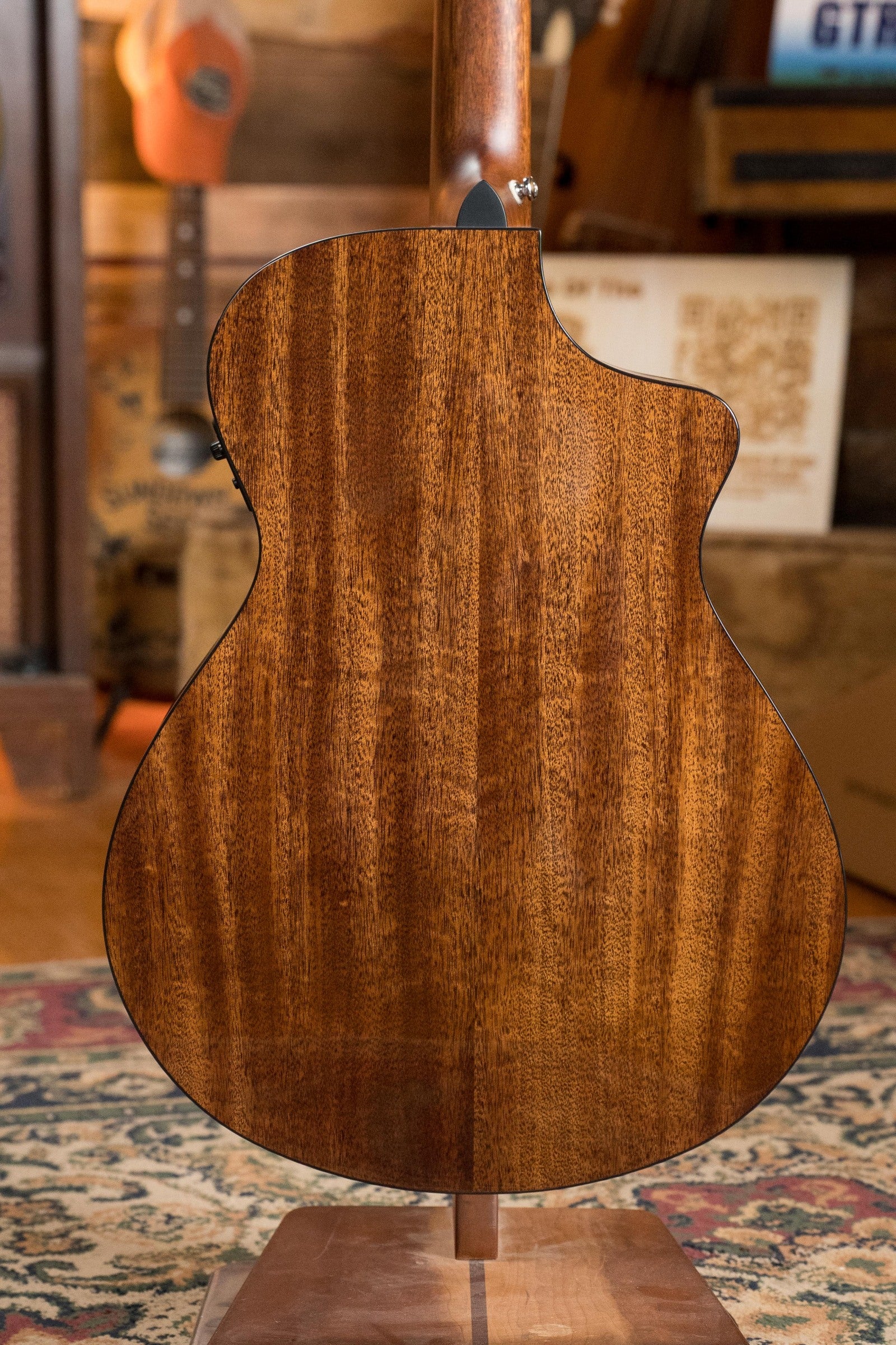 Breedlove Discovery Series Spruce/Mahogany Edgeburst Left-Handed Cutaway Concert Guitar w/Electronics #3846 - Image 10