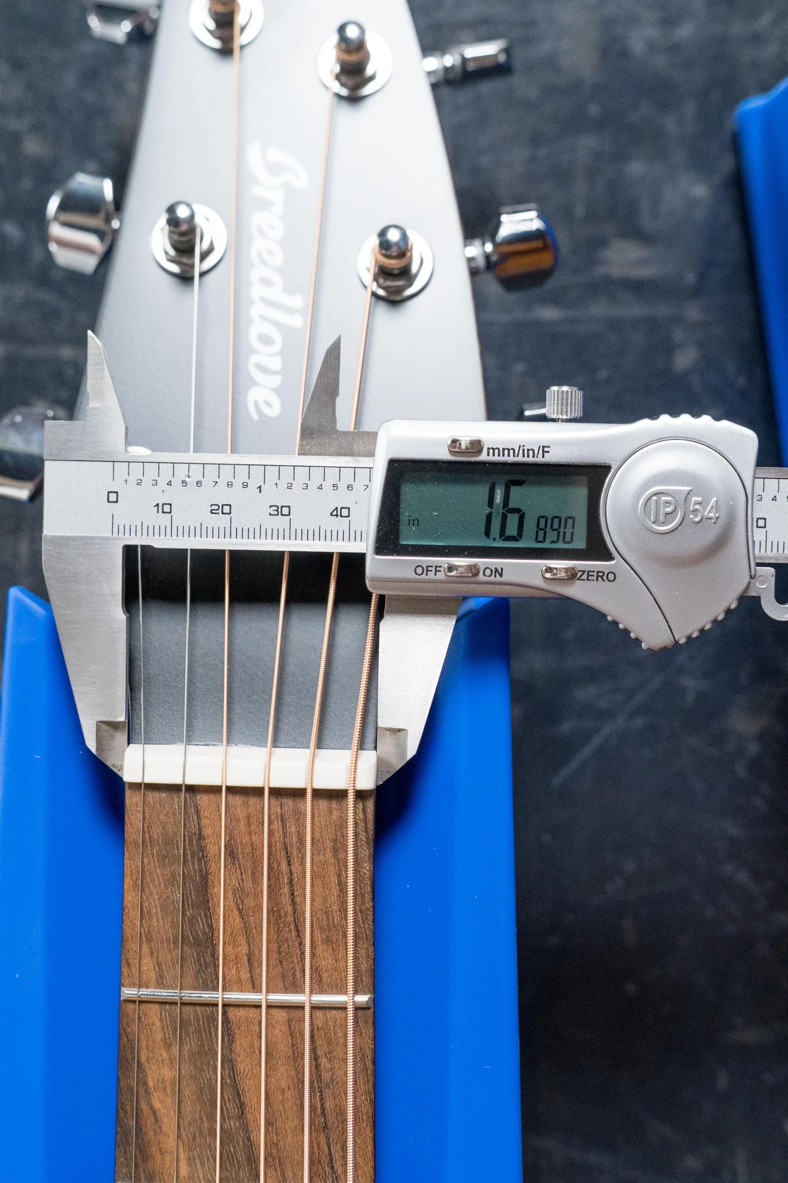 Breedlove Discovery Series Spruce/Mahogany Edgeburst Left-Handed Cutaway Concert Guitar w/Electronics #3846 - Image 12