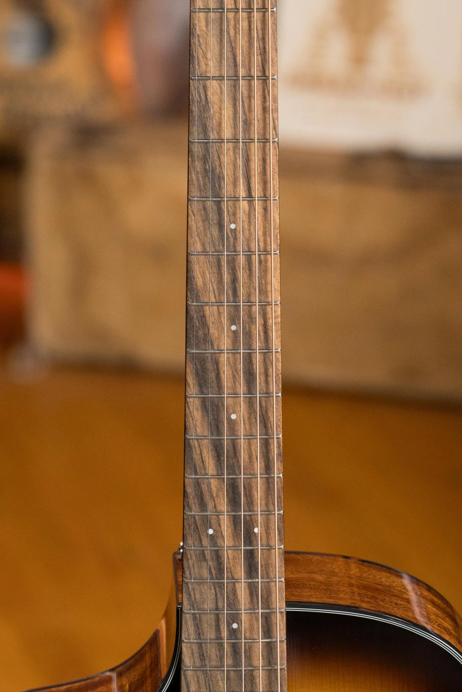 Breedlove Discovery Series Spruce/Mahogany Edgeburst Left-Handed Cutaway Concert Guitar w/Electronics #3846 - Image 7