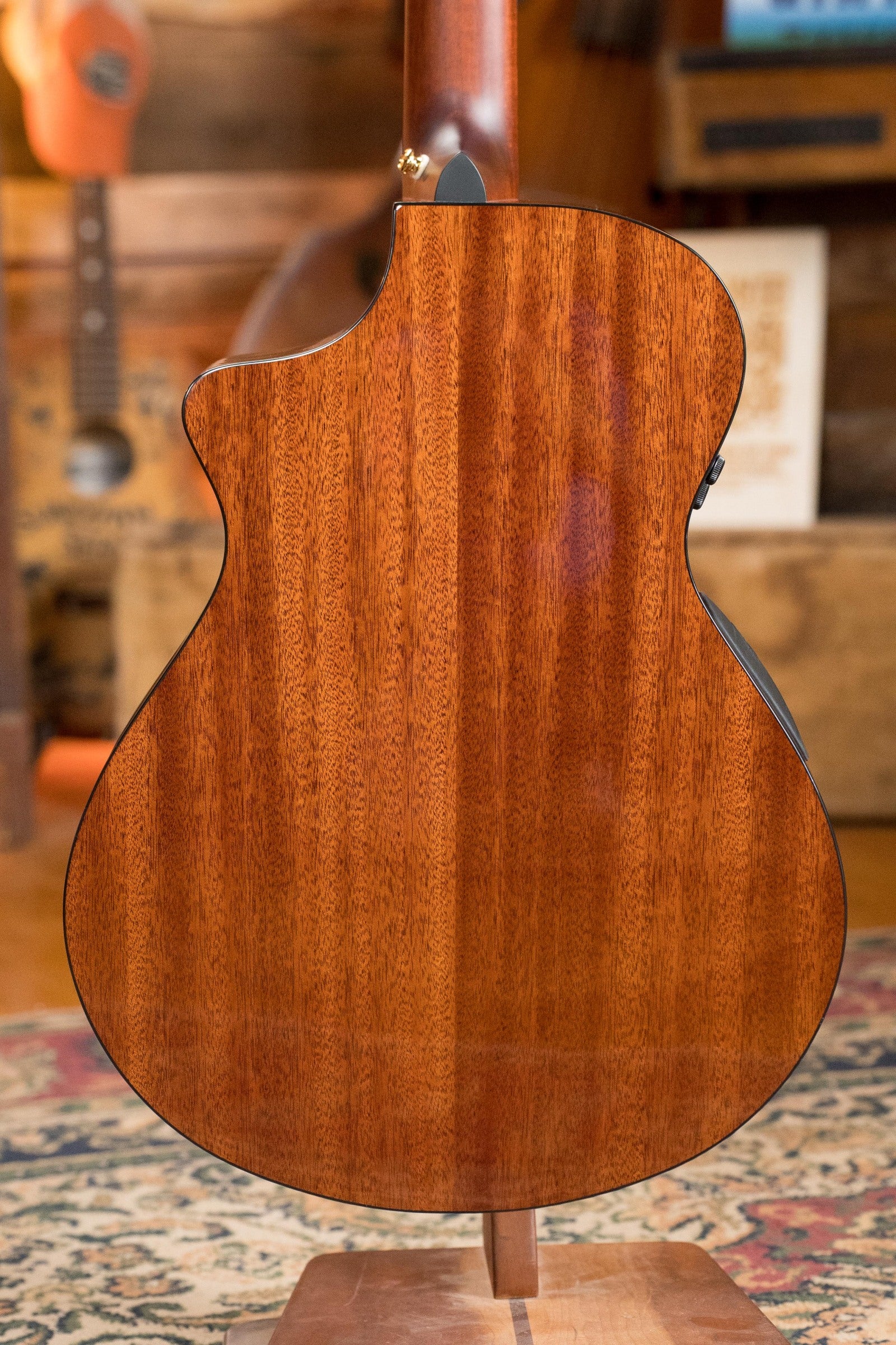 Breedlove Solo Pro Series Red Cedar/Mahogany Edgeburst Cutaway 12 String Concert Guitar w/Electronics #0432 - Image 11