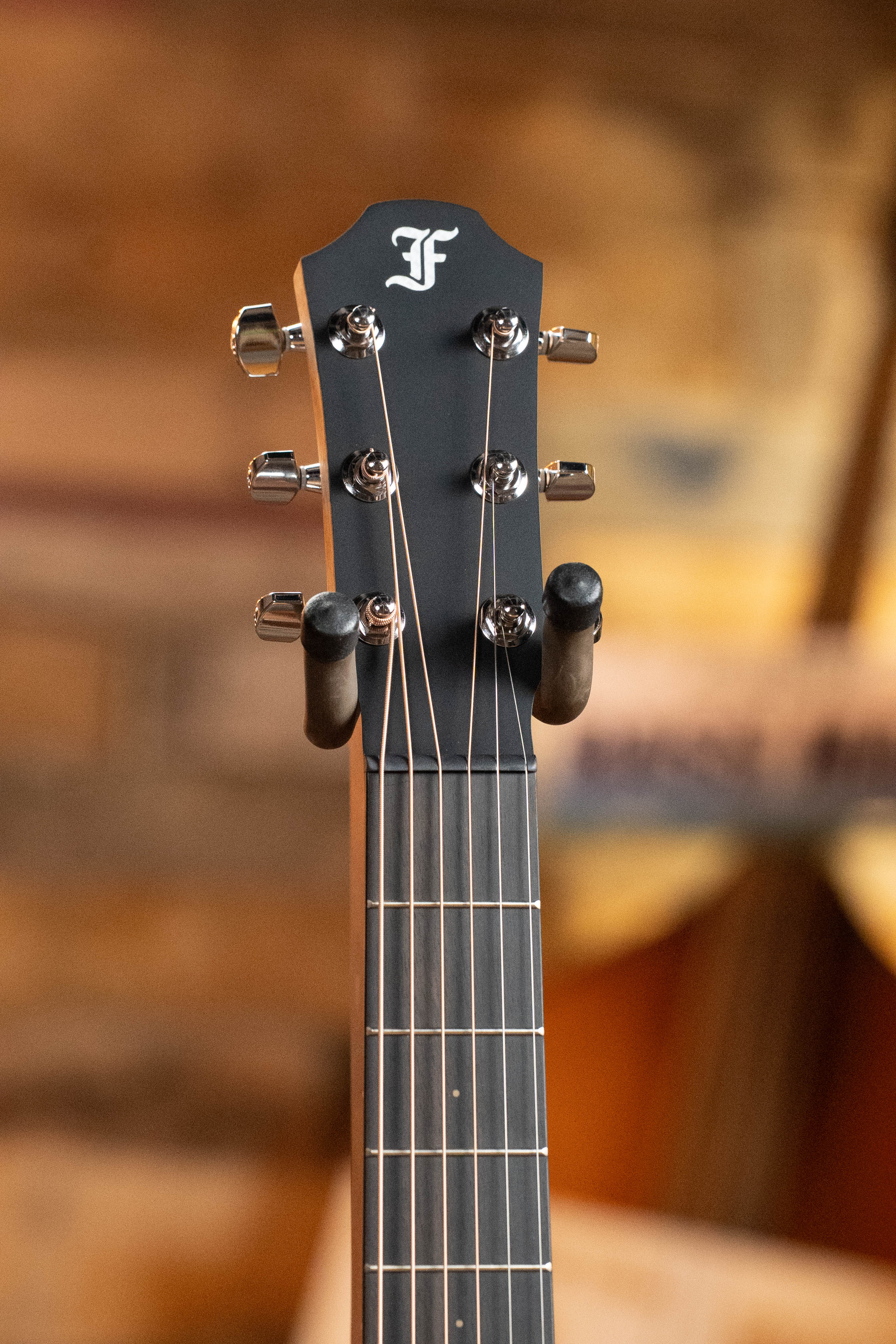 Furch Pioneer-CM Red Cedar/Mahogany Cutaway Travel Acoustic Guitar w/Soundport Boosters #0546 - Image 7