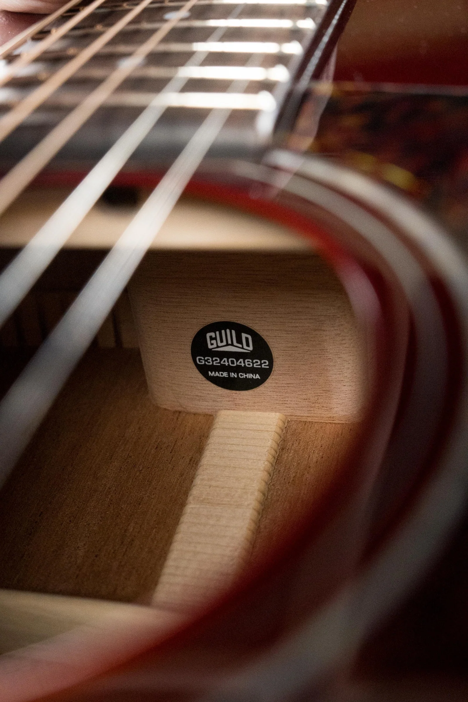 Guild D-140 Sitka/African Mahogany Cherry Burst Dreadnought Acoustic Guitar #4622 - Image 4