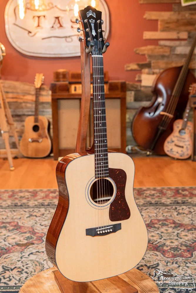 Guild USA D-40 Traditional Sitka Spruce/African Mahogany Natural Top Dreadnought #1106 - Image 4