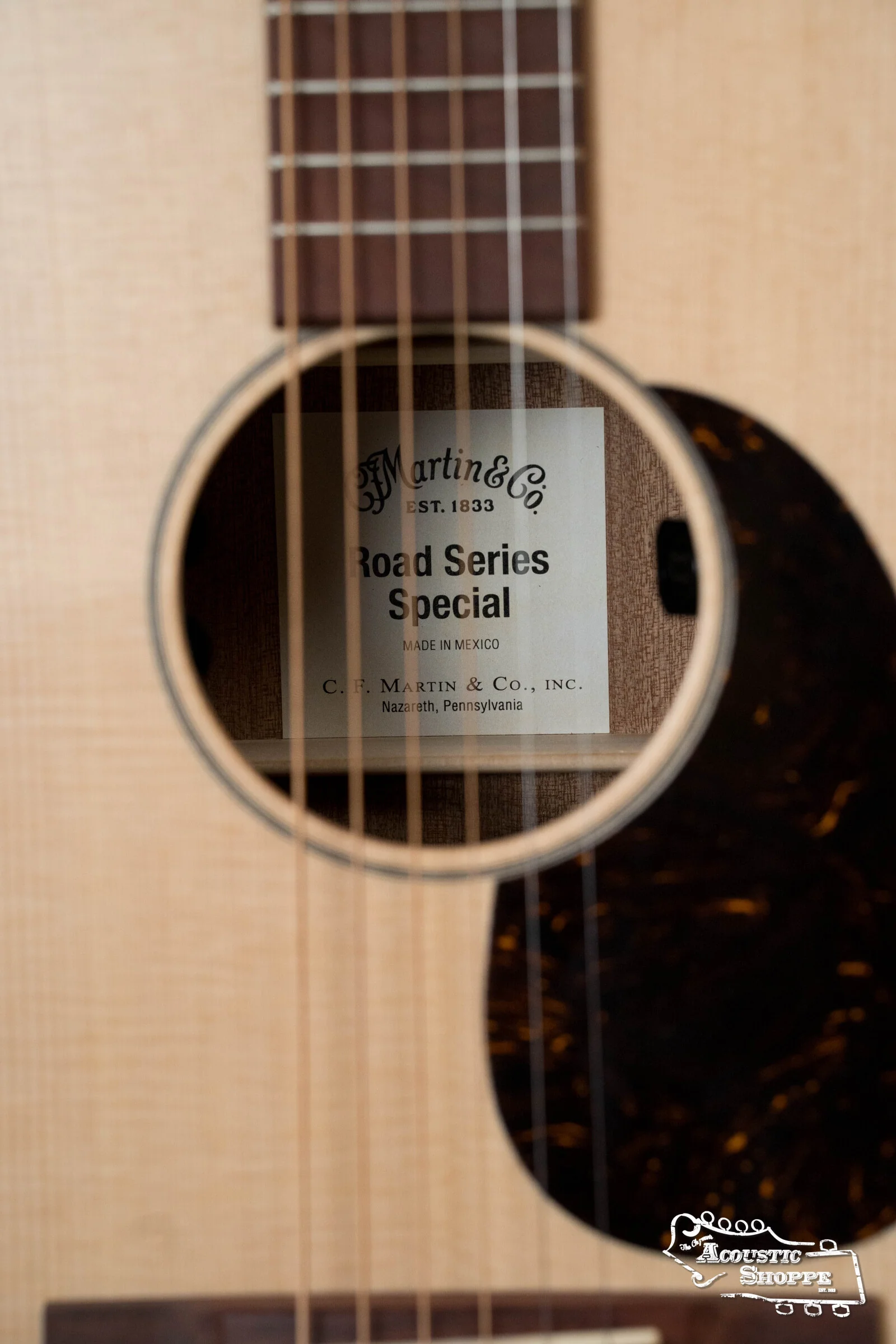 (Shop Worn) Martin *LIMITED Edition* 00-10E Special Spruce/Sapele OO Guitar w/Martin E-1 Pickup #8016 - Image 4
