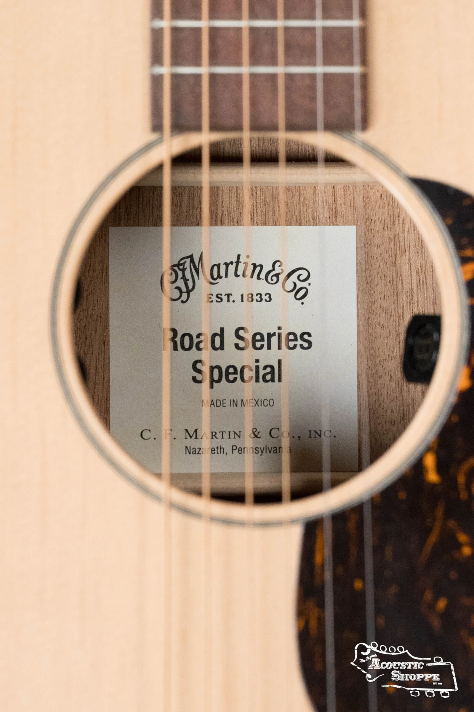 (Shop Worn) Martin *LIMITED Edition* OMC-10E Special Spruce/Sapele OOO Cutaway Guitar w/Martin E-1 Pickup #0078 - Image 4