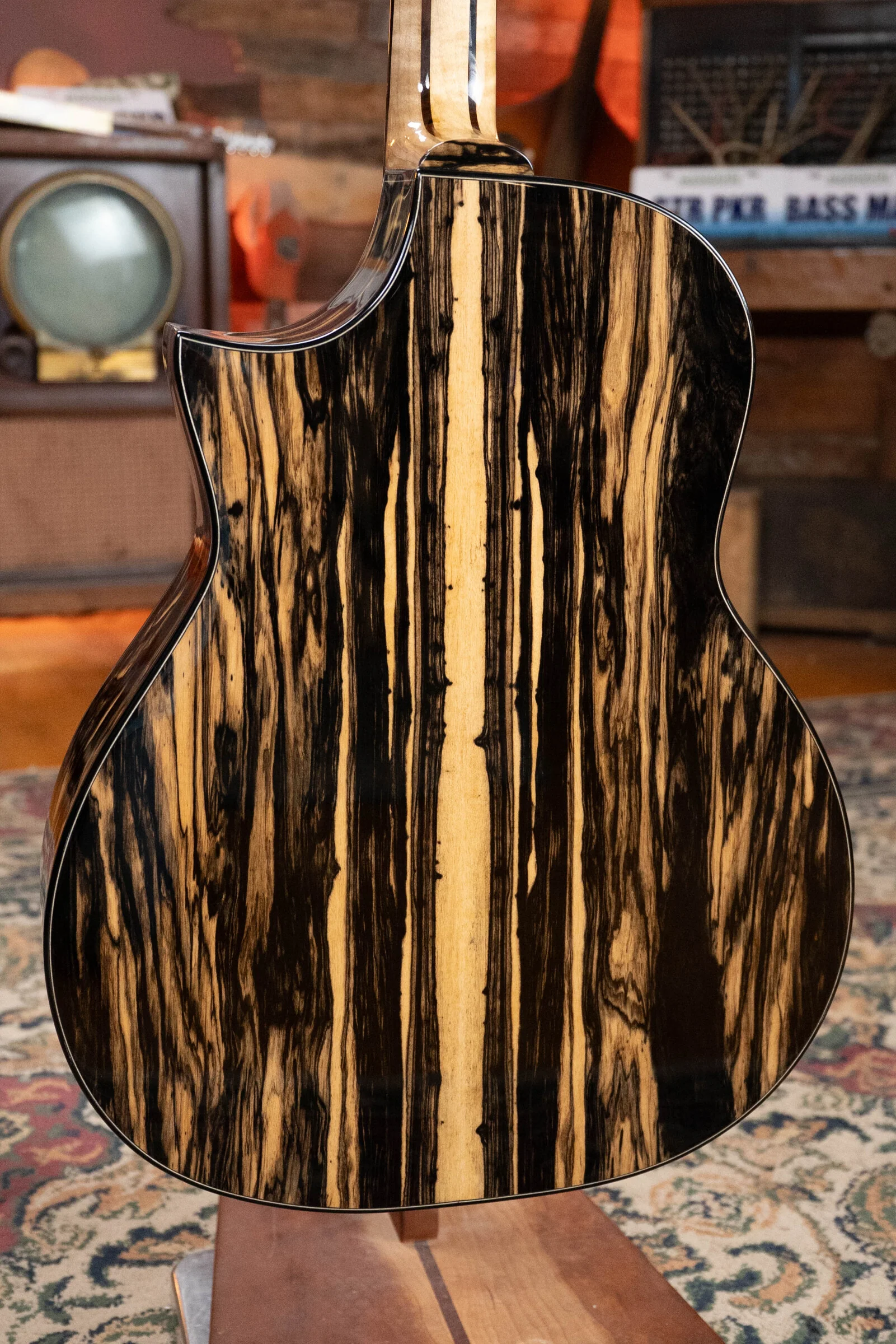 (Used) 2015 Kinnaird Red Lady Bear Claw Sitka/Black & White Ebony Slope Shoulder Venetian Cutaway Dreadnought Guitar w/K&K Pickup #0153 - Image 18