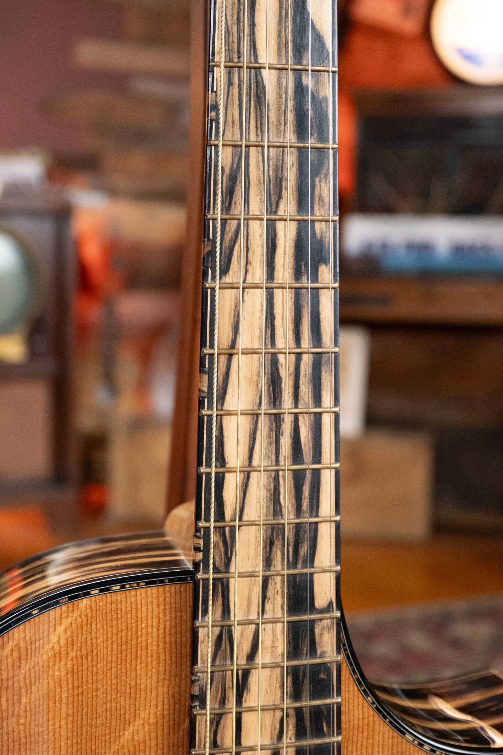 (Used) 2015 Kinnaird Red Lady Bear Claw Sitka/Black & White Ebony Slope Shoulder Venetian Cutaway Dreadnought Guitar w/K&K Pickup #0153 - Image 9